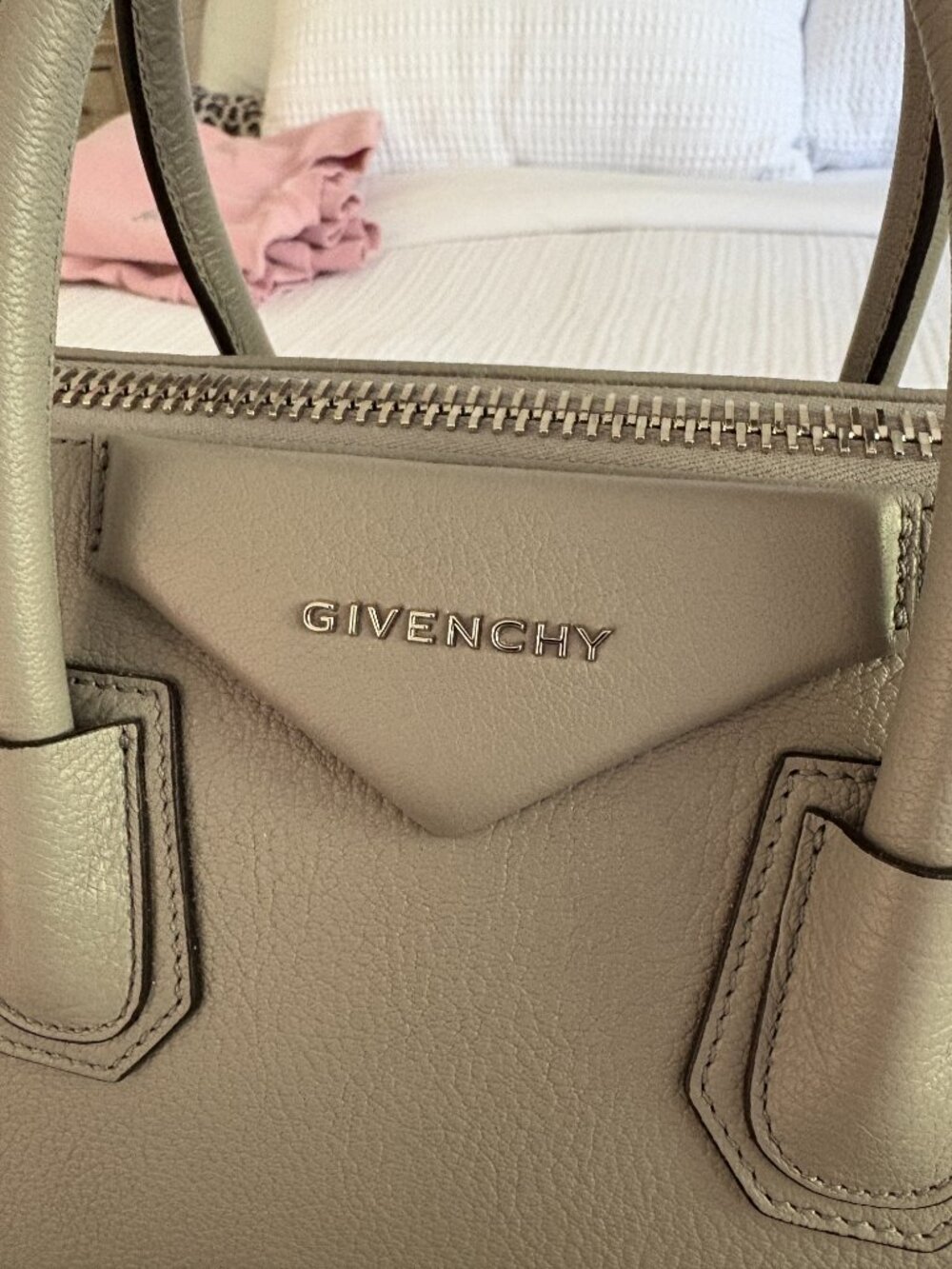 Givenchy Antigona Women's Hand Bag - Picture 9 of 16